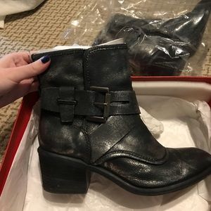 Never worn Donald J Pliner Diem Boots Size 6.5